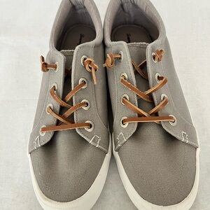Tommy Bahama Women’s Dlip-on No-tie Gray Canvas Sneakers with Tan Laces Size 10